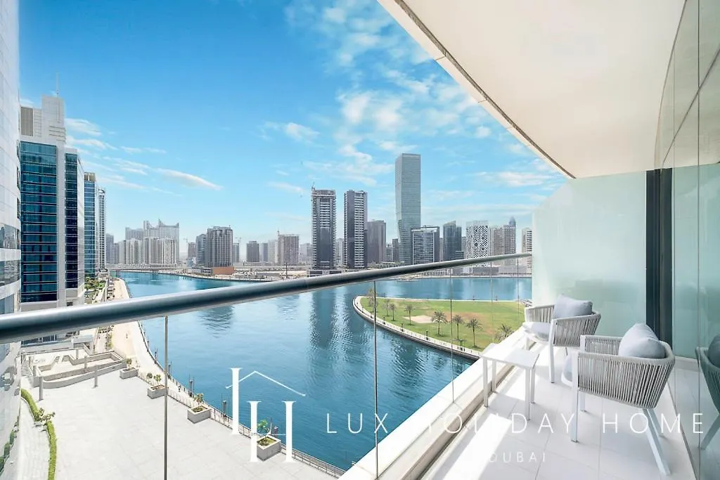Lux The Bays Edge Canal View Suite Dubai United Arab Emirates