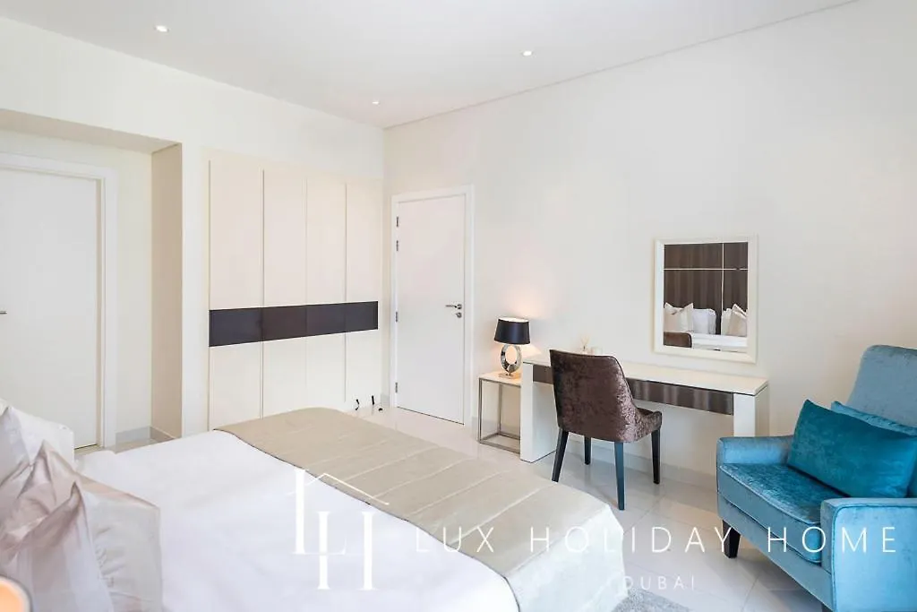 Lux The Bays Edge Canal View Suite Dubai United Arab Emirates