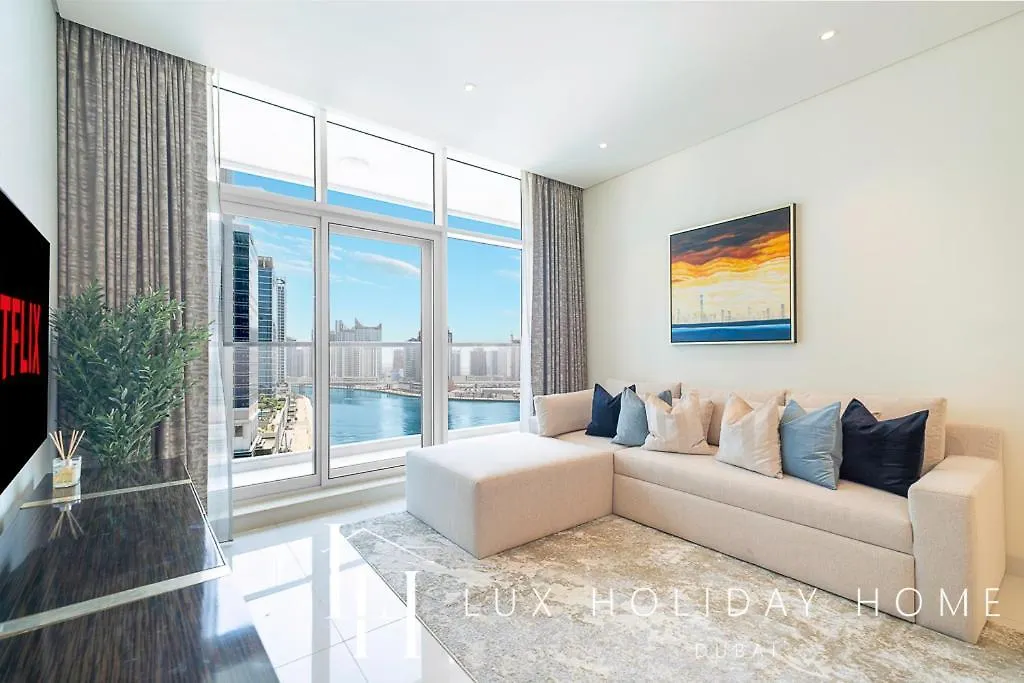 Lux The Bays Edge Canal View Suite Dubai