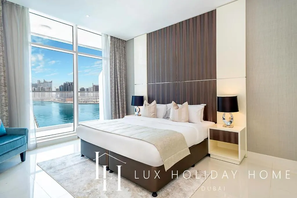 Lux The Bays Edge Canal View Suite Dubai Apartment