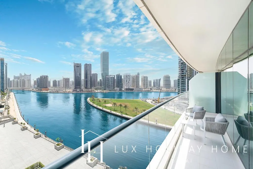 Lux The Bays Edge Canal View Suite Dubai