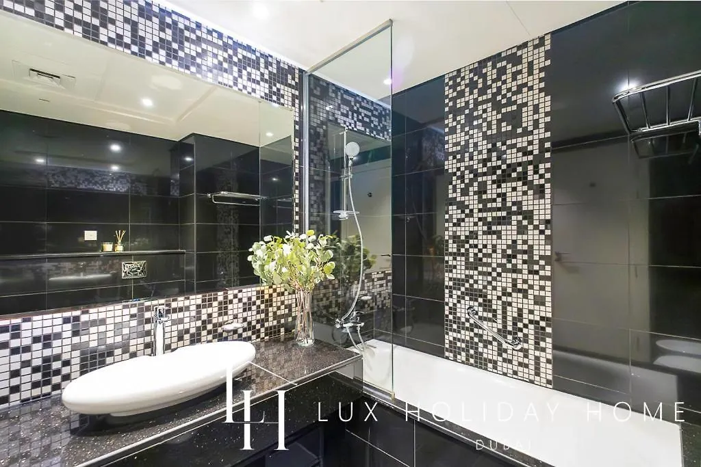 Lux The Bays Edge Canal View Suite Dubai