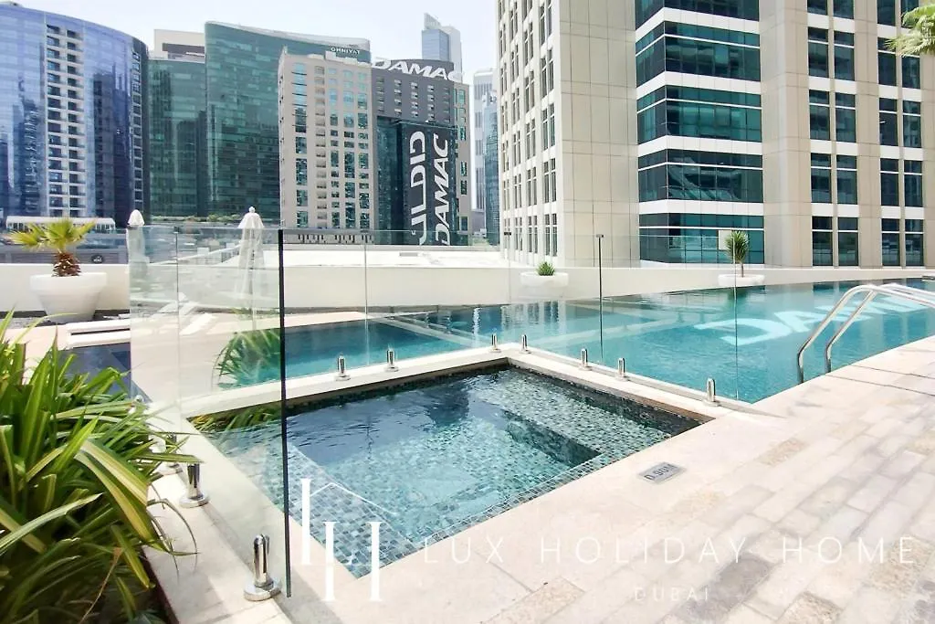 Lux The Bays Edge Canal View Suite Dubai United Arab Emirates