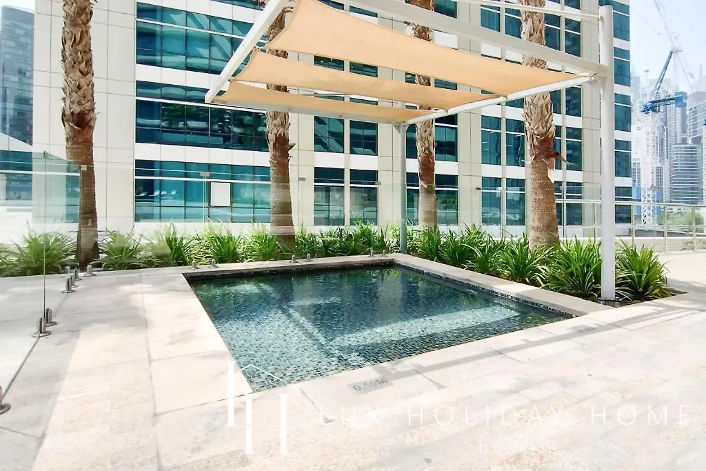 Lux The Bays Edge Canal View Suite Dubai
